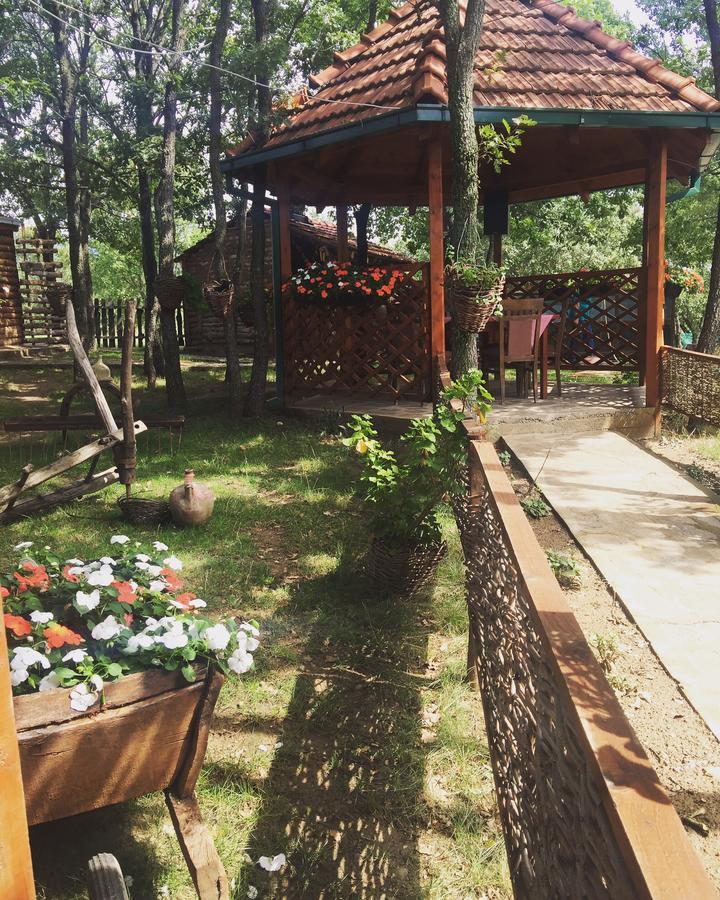 Etno Restoran Ranc Motel Radibus ภายนอก รูปภาพ